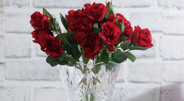 10 Beautiful Artificial flowers with Vase Online in India 2022